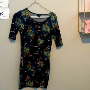 Selling because I can’t fit it anymore wore it 2 times !